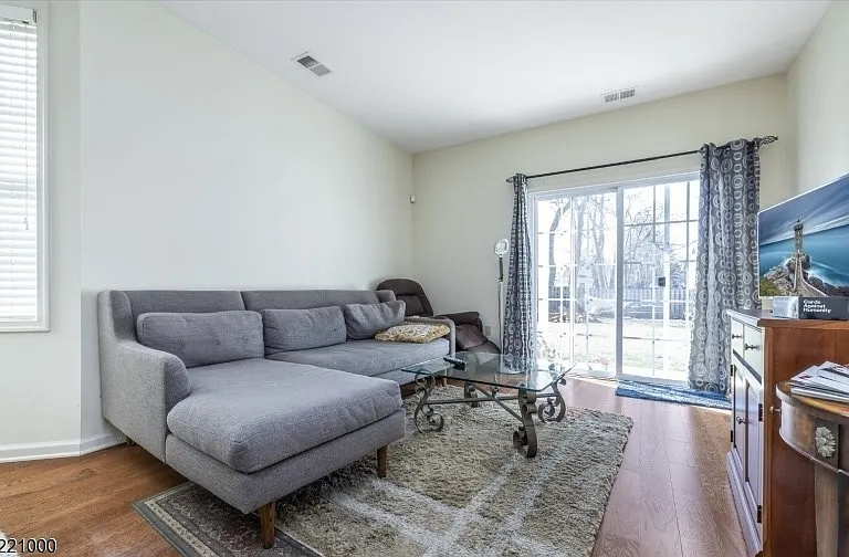 222 S Bridge Ave — Photo 1