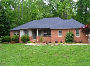 208 Wakefield Dr, Seneca, SC 29678