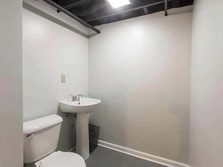 9006 Central St — Photo 12