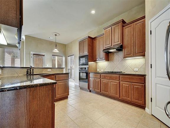 4th image of 7909 Menler Dr