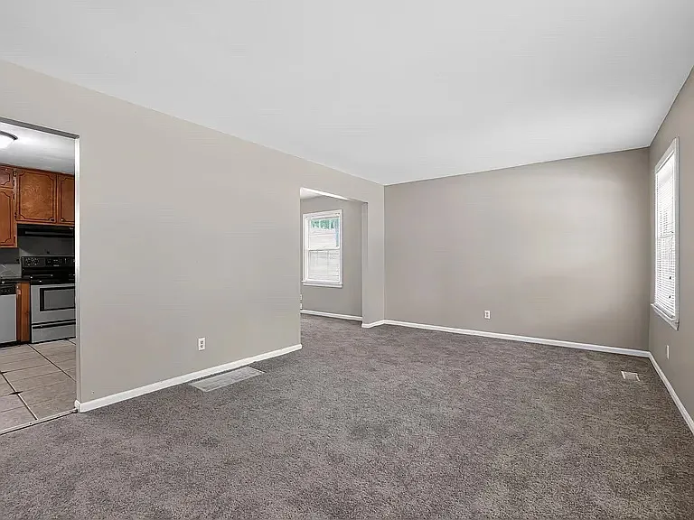 516 Argonne Dr — Photo 5