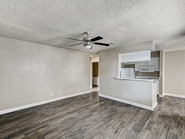 8530 W Sahara Ave10