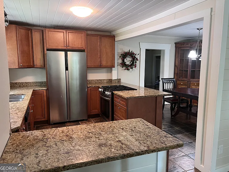 66 Logan Ln — Photo 7