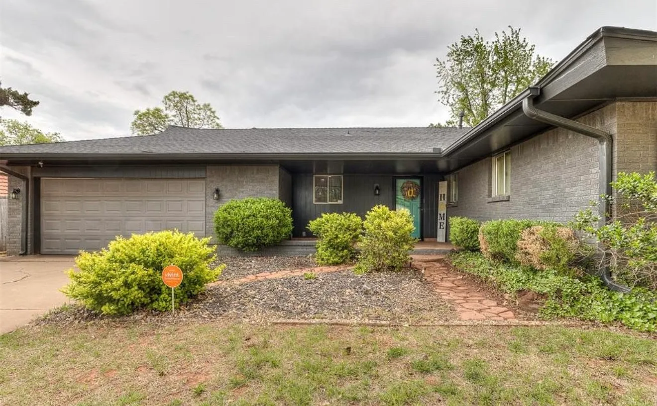 3 bed, 1704 sqft, $2,000 — Photo 1