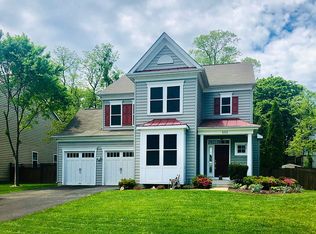 404 Madison Manor Ct, Herndon, VA 20170