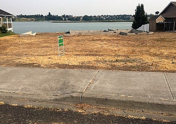 5th image of 3167 W Lakeside Dr