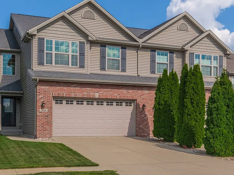 1031 Homestead Dr — Photo 1