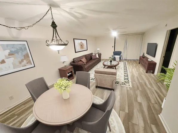 400 Commodore Drive #105, Plantation, FL 33325