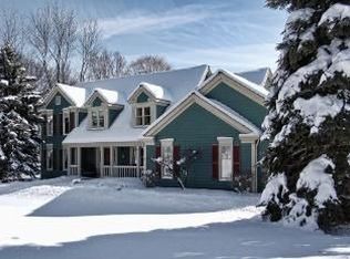 5628 Oakwood Rd, Long Grove, IL 60047