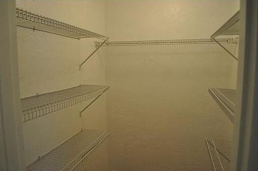 5th image of 7925 Hawthorne Ave APT 2