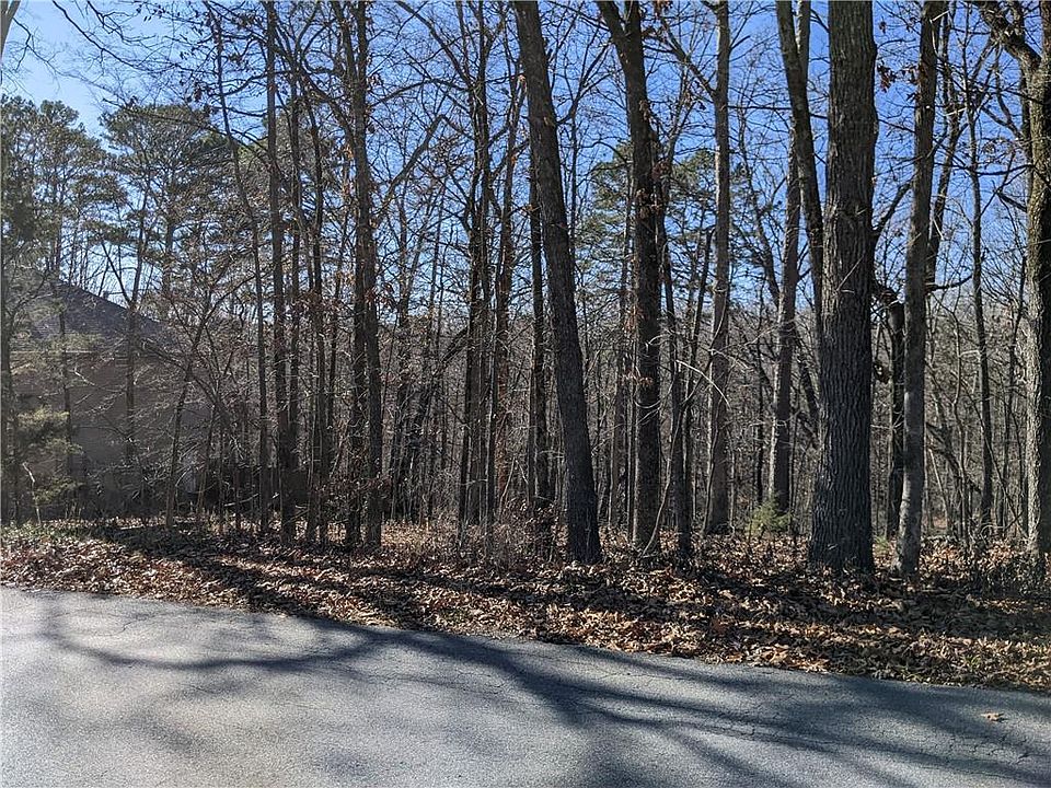 1st image of 4 Radcliffe Dr