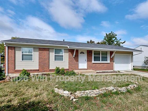 3rd image of 2325 Golfway St