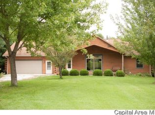 122 W Point Dr, Jacksonville, IL 62650