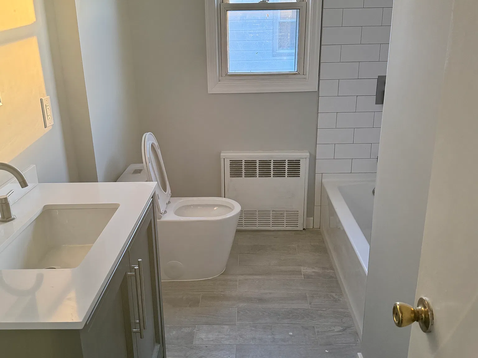 2 bed, 1100 sqft, $3,300 — Photo 4