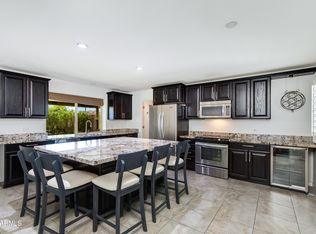2801 E Mercer Lane, Phoenix, AZ 85028