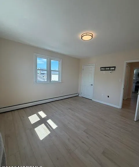 445 E Bayview Ave — Photo 16