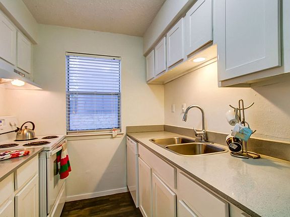 2nd image of 3524 Greystone Dr #Tgs-200