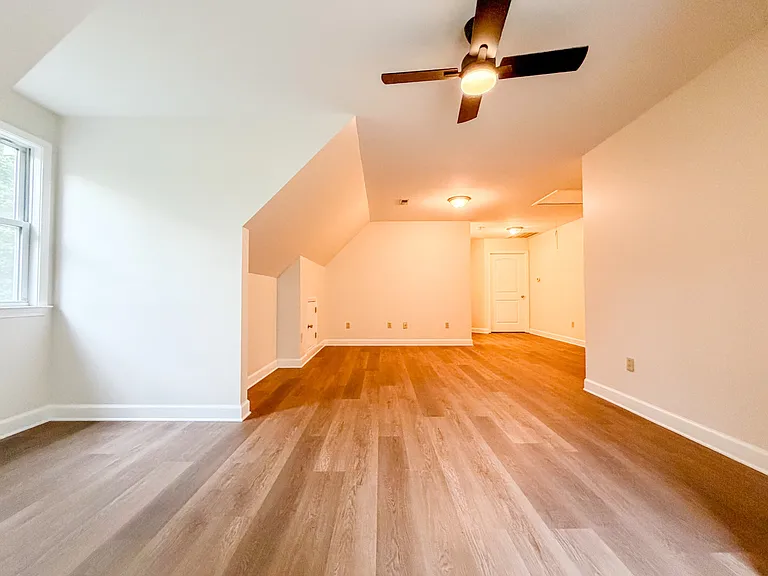 1077 Claylick Rd — Photo 8