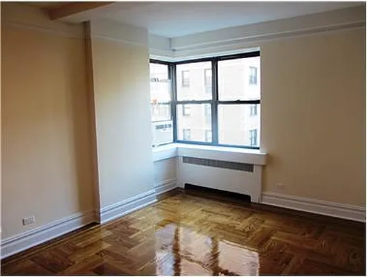 Rented by Douglas Elliman | media 21