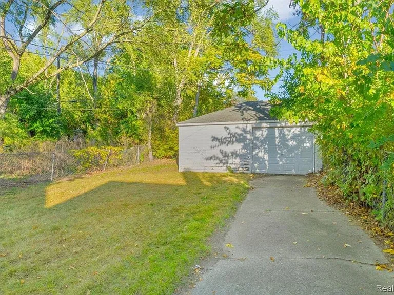 15808 Coyle St — Photo 40