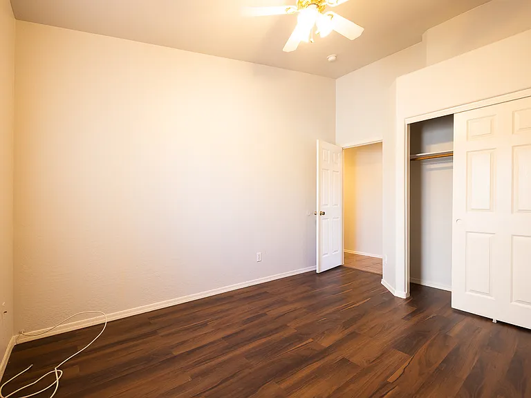9233 W Mackenzie Dr — Photo 18