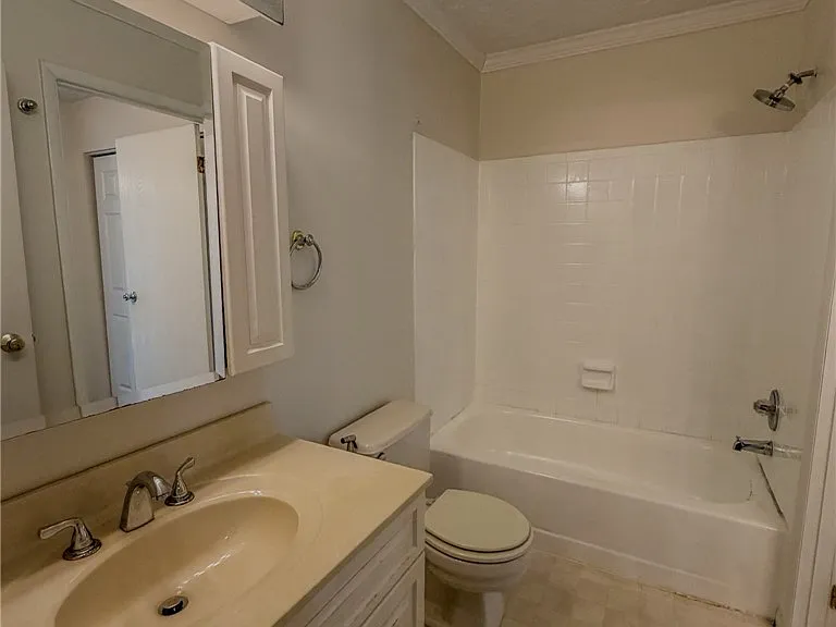 134 Forest Dr — Photo 17