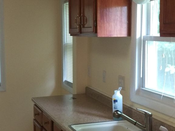 4th image of 323 N 35th St