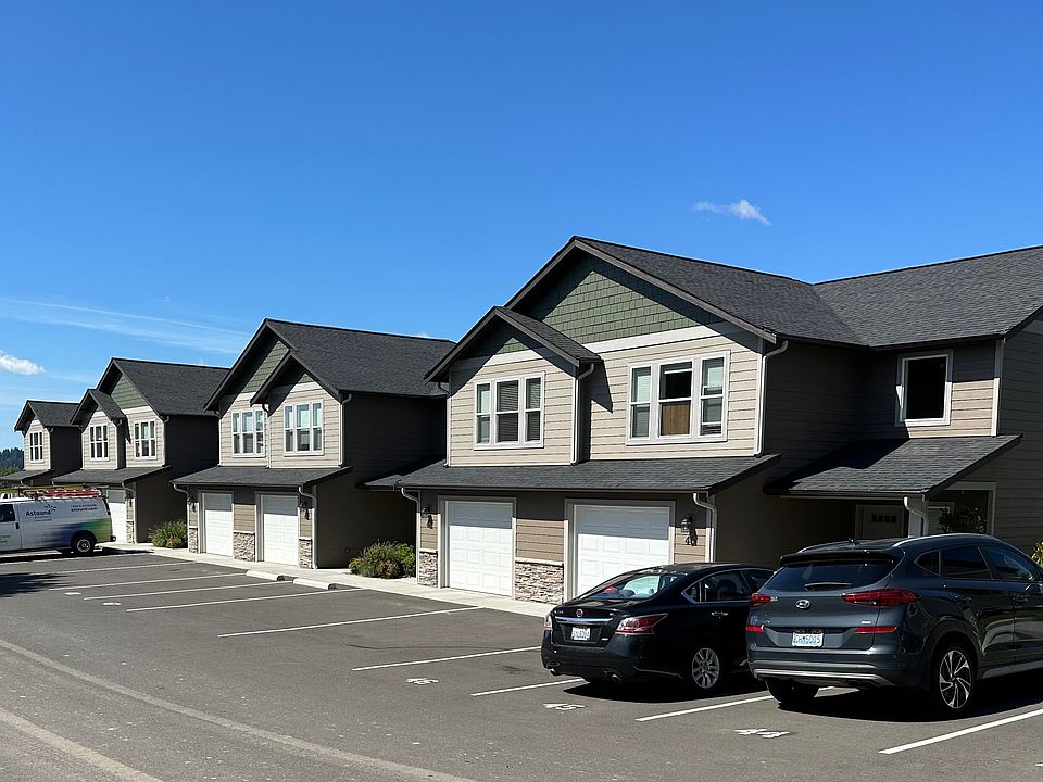 Exterior - Townhome View Entrance