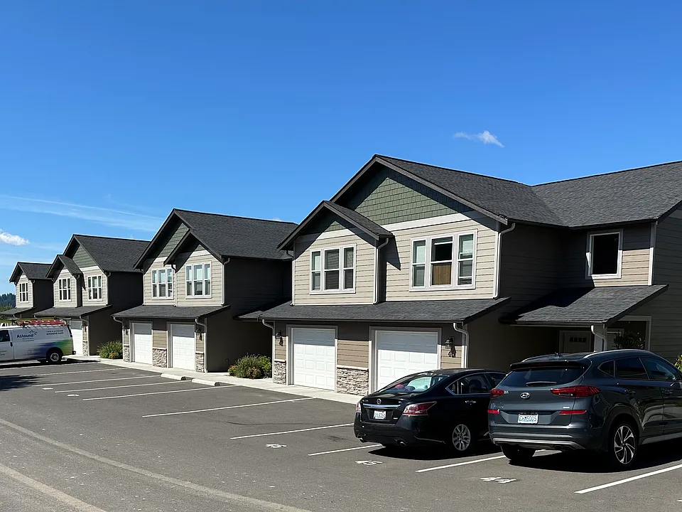 Exterior - Townhome View Entrance