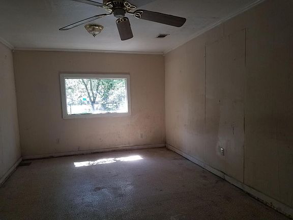 Back bedroom2