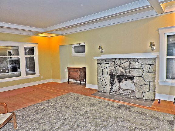 2nd image of 4114 Yakima Ave
