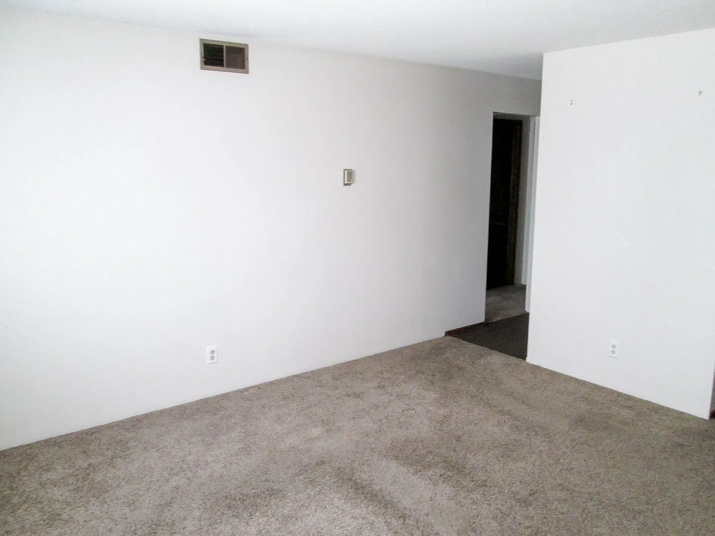 Brown Apts So. 26th St. — Photo 3