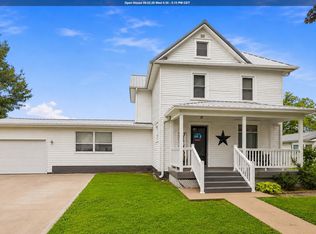 1115 Main St, Mediapolis, IA 52637