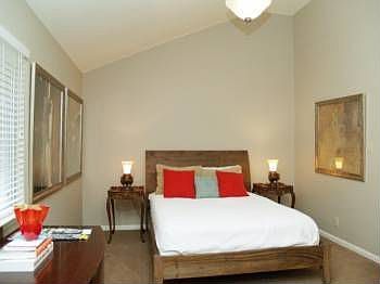 3rd image of 8811 Tallwood Dr #1
