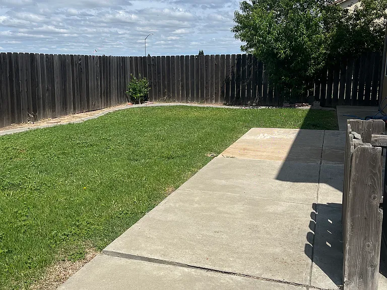 6047 Dresden Way — Photo 10