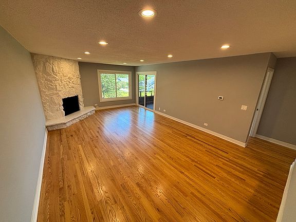 2nd image of 1365 N Sterling Ave #208B