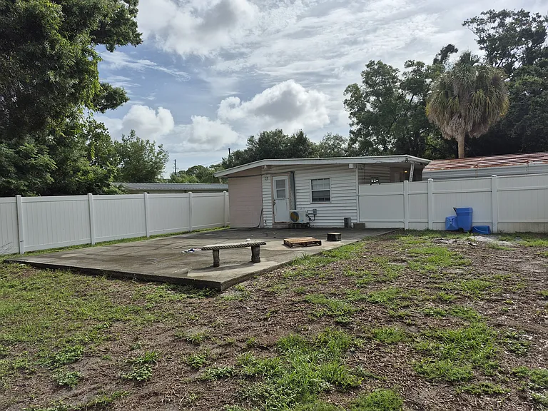 7100 58th St N #A — Photo 3