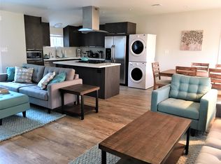 17447 Sherman Way, Van Nuys, CA 91406
