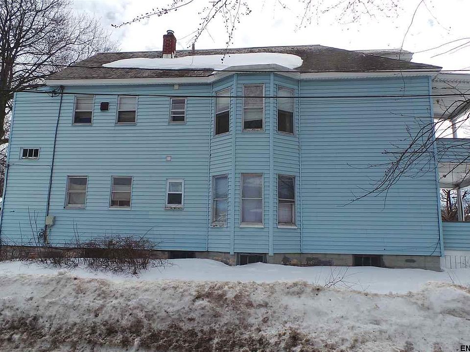 2nd image of 1749 Albany St