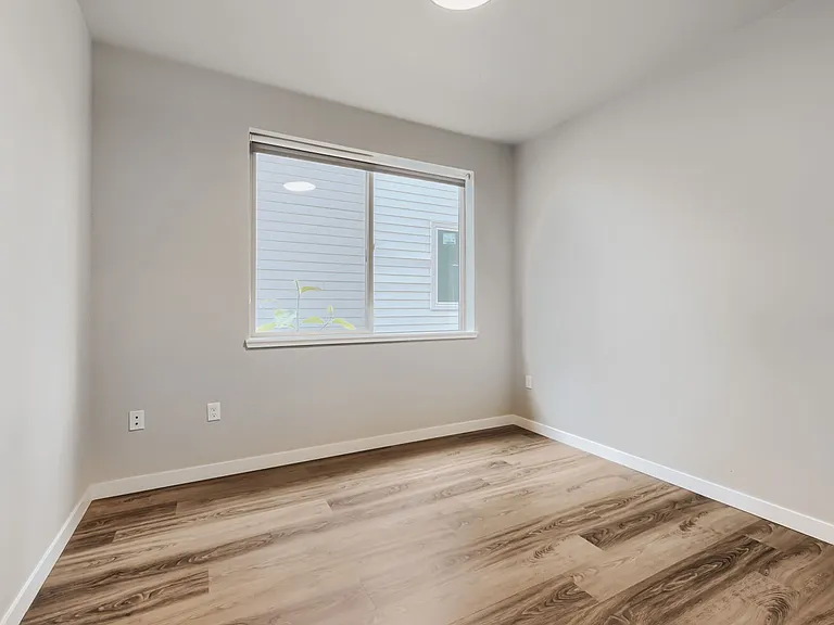 6310 N Maryland Ave #206 — Photo 8