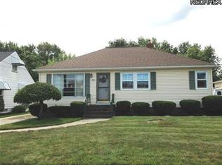 3425 Grantwood Dr, Parma, OH 44134