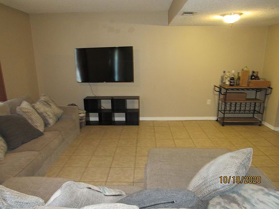 3rd image of 1853 Whispering Oaks Ln