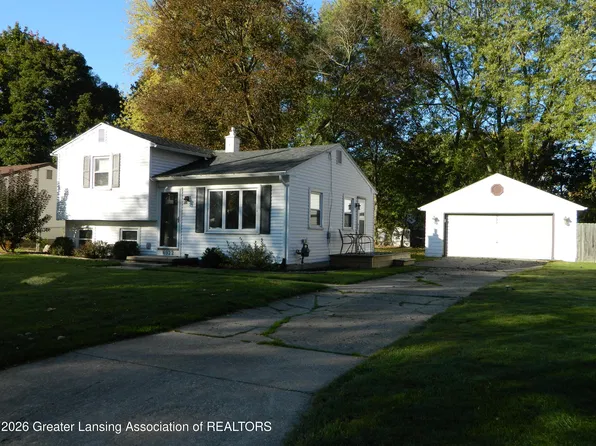 6922 Calson Dr, Lansing, MI 48911