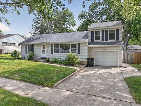 3rd image of 1536 9th Ave NE