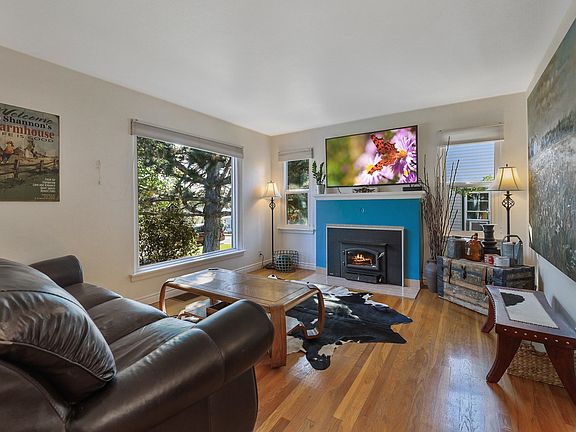 5th image of 2408 W Courtland Ave