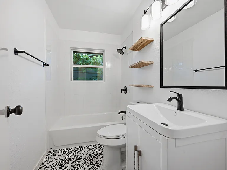 1206 Bandera Ln — Photo 11