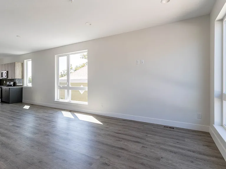 1592 N Ames St — Photo 9