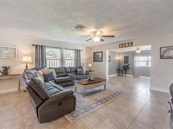 5th image of 3901 Porpoise Dr SE