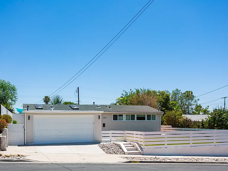 2021 Cardinal Dr — Photo 44