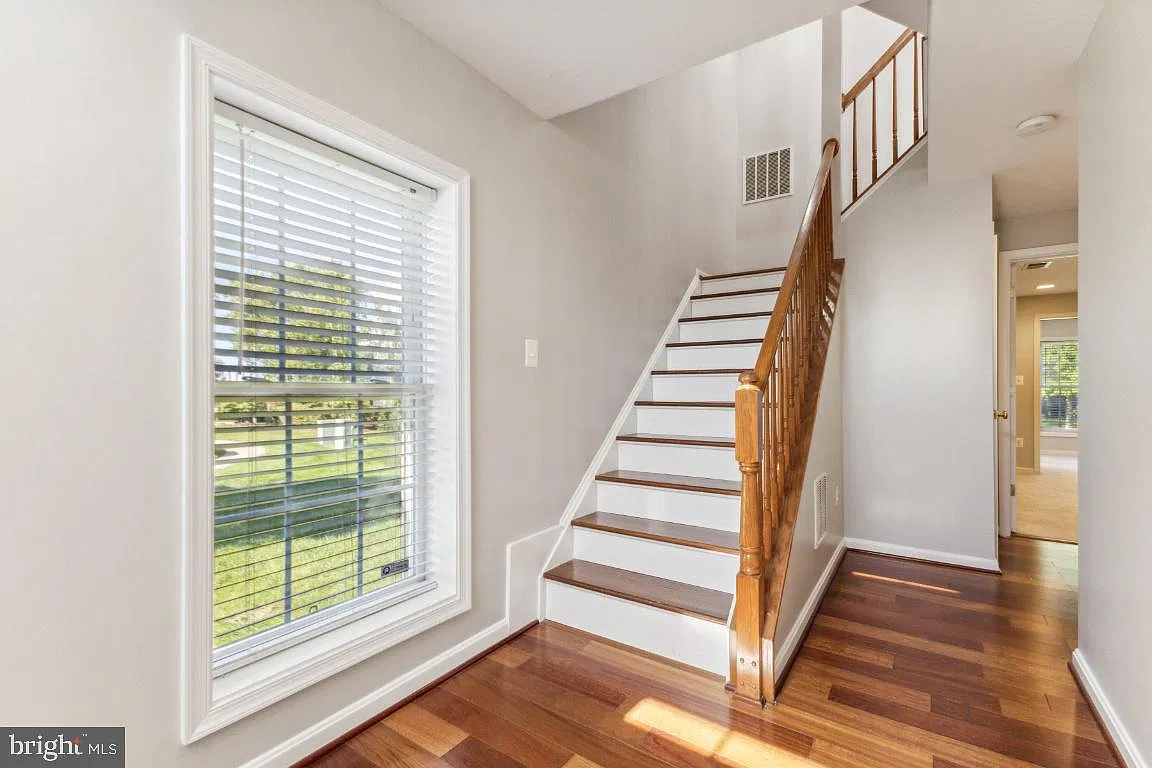 3 bed, 3.5 bath, 1678 sqft, $3,300 — Photo 4